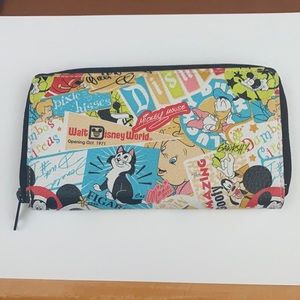 LN Zip around Disney Parks Wallet W/outside zipper